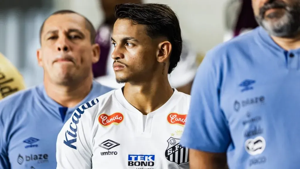 Weslley Patati, jogador do Santos, tem proposta de clube da Champions, diz Sormani – Foto: Abner Dourado/AGIF