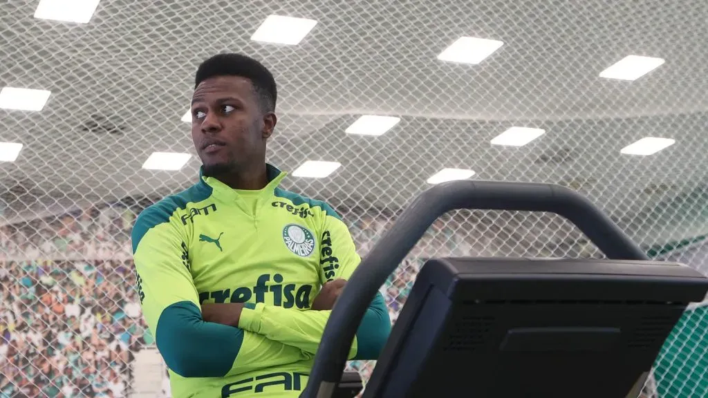 O jogador Pedrão, da SE Palmeiras, durante treinamento, na Academia de Futebol. (Foto: Cesar Greco)