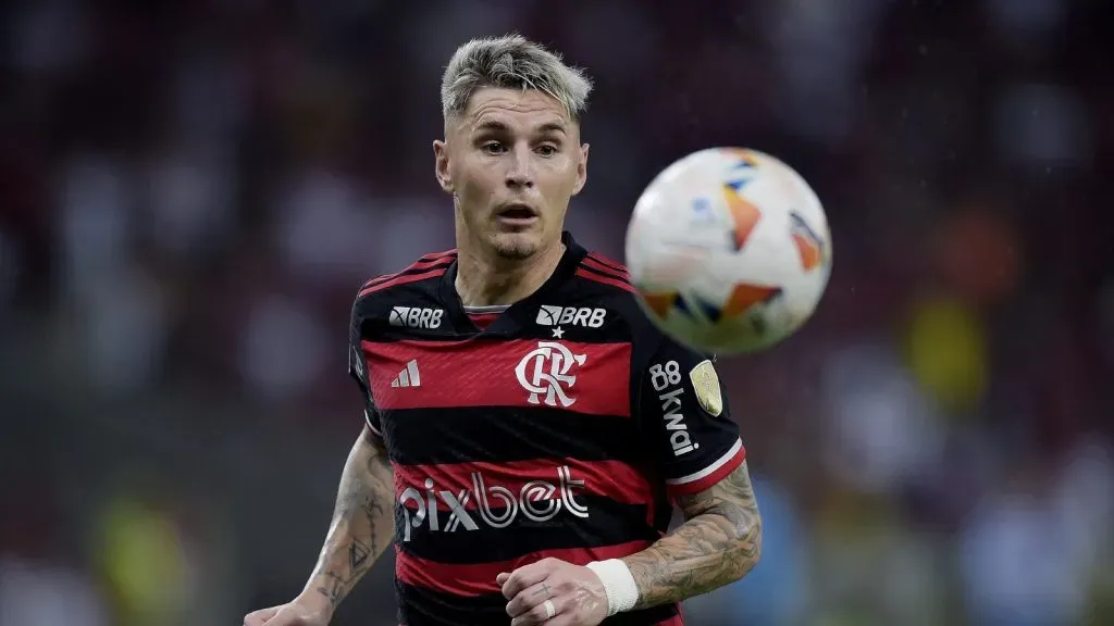 Varela em jogo do Flamengo.