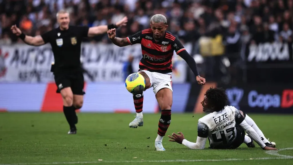 Wesley pode deixar o Flamengo em 2025 – Foto: Ettore Chiereguini/AGIF