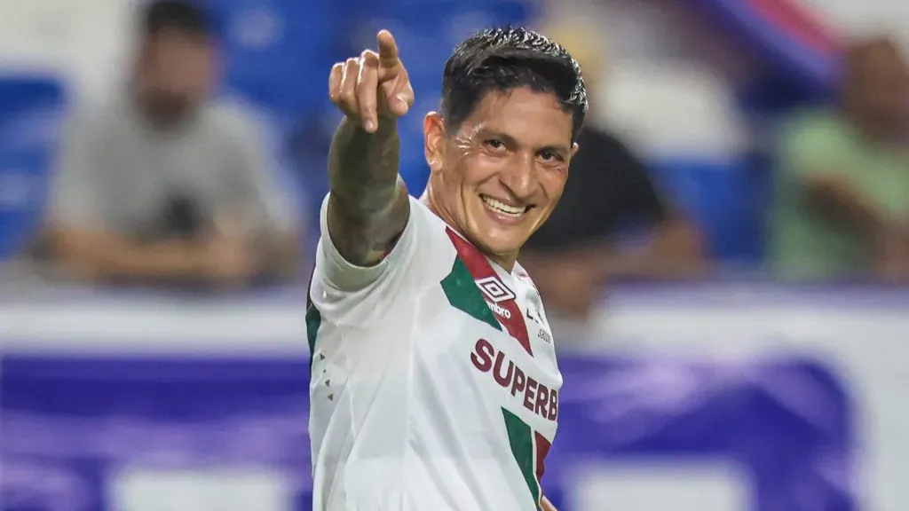 Germán Cano comemorando após balançar a rede pelo Fluminense – Foto: Fernando Torres/AGIF