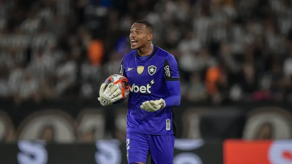 Goleiro do Botafogo apontou os erros da equipe carioca – Foto: Thiago Ribeiro/AGIF