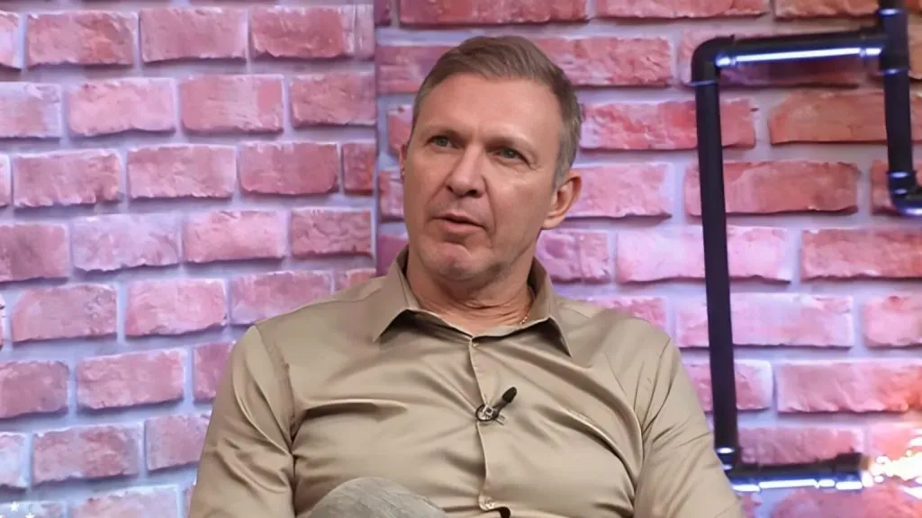 Velloso em registro no programa “Os Donos da Bola” – Foto: Reprodução/YouTube