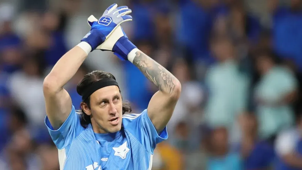 Cássio durante partida do Cruzeiro na temporada atual – Foto: Gilson Lobo/AGIF