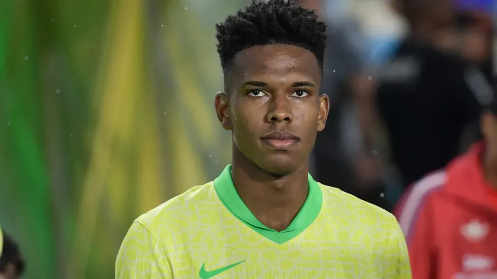 Estêvão é uma das principais esperanças da Seleção Brasileira – Foto: Thiago Ribeiro/AGIF