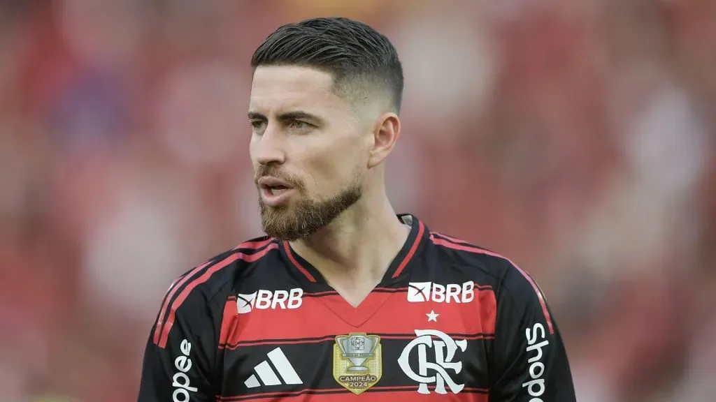 Jorginho permanece fora da lista de relacionados do Flamengo – Foto: Thiago Ribeiro/AGIF