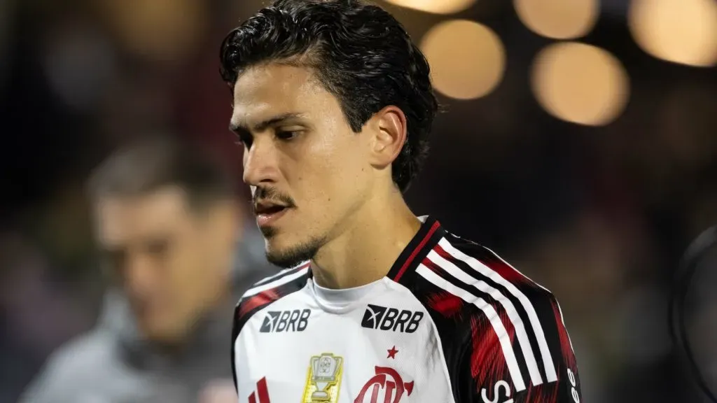 Pedro atravessa momento complicado no Flamengo em 2025 – Foto: Joisel Amaral/AGIF