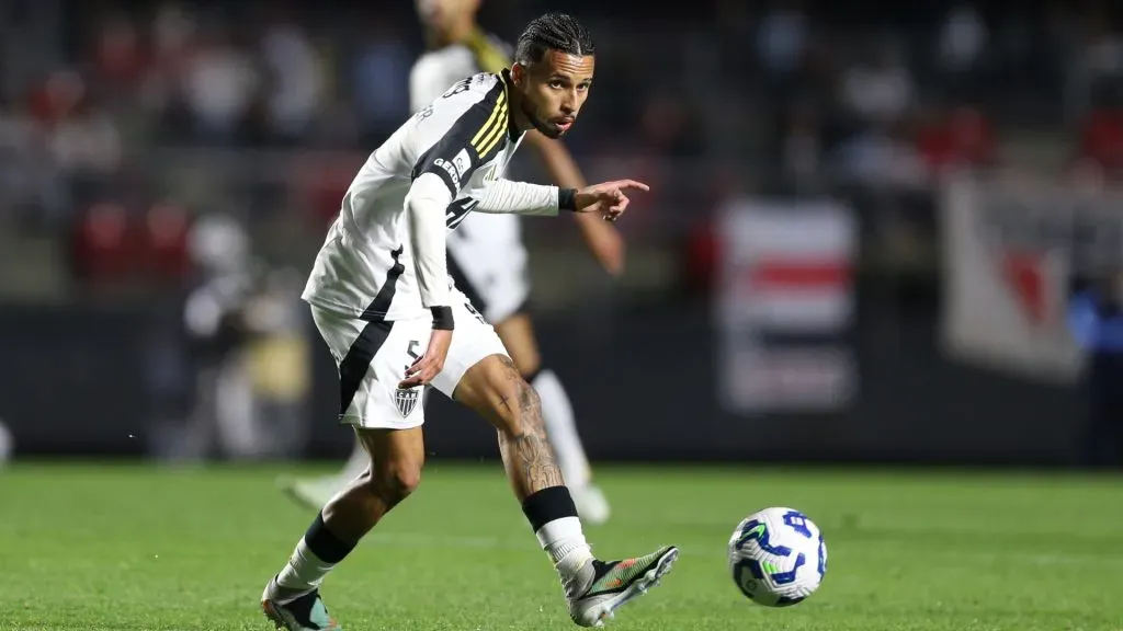 Alexsander deve ser titular contra o Internacional – Foto: Marlon Costa/AGIF