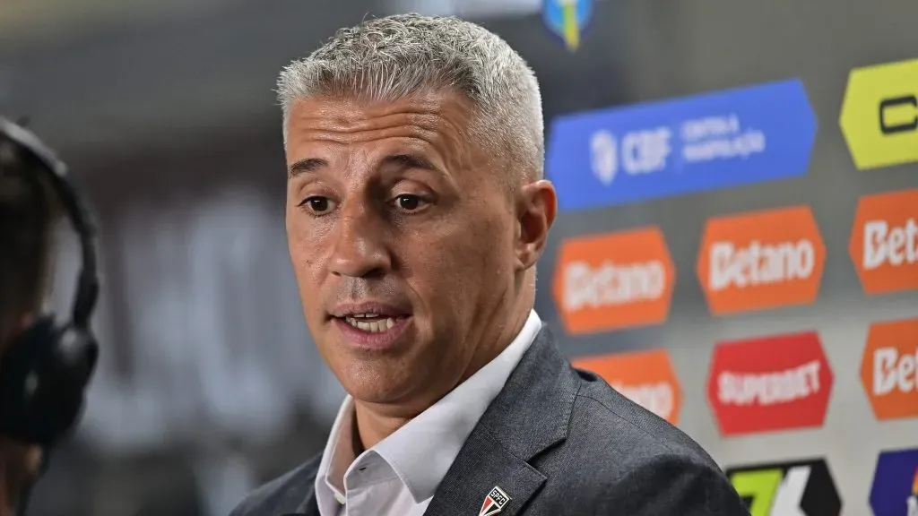Crespo durante partida contra o Flamengo. Foto: Jota Erre/AGIF