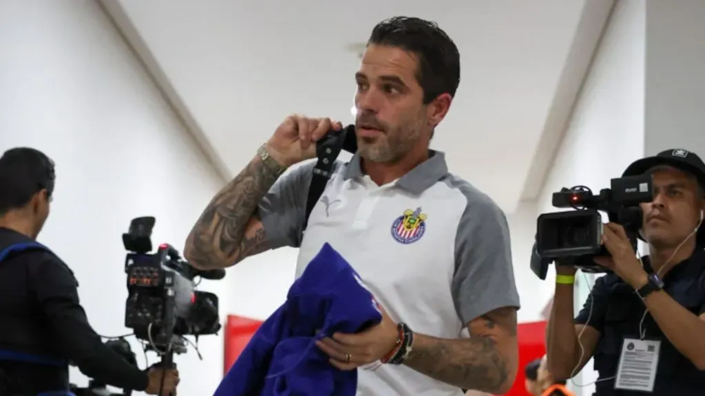 Fernando Gago dirige actualmente a Chivas.