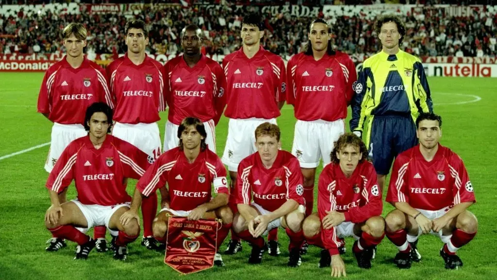 Benfica line up before the UEFA Champions League match against PSV Eindhoven in 1998. (Source: Alex Livesey /Allsport)