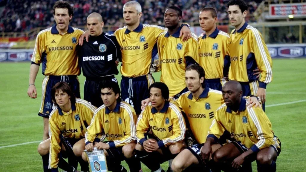 The Marseille team pose for a group shot before the UEFA Cup Semi Final in 1999. (Source: Shaun Botterill /Allsport)