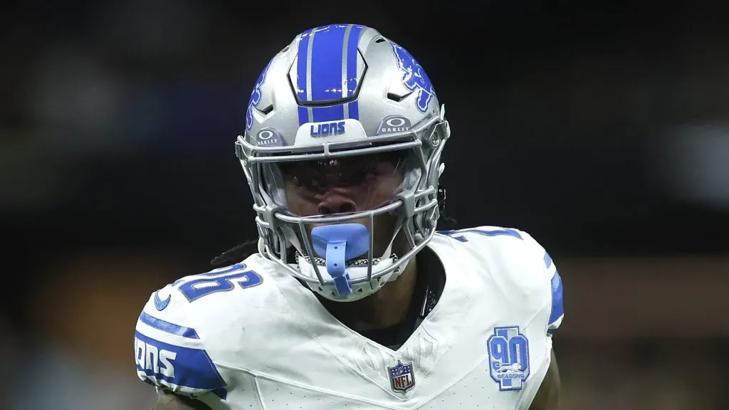 NEW ORLEANS, LOUISIANA – DECEMBER 03: Jahmyr Gibbs #26 of the Detroit Lions runs with the ball in the first quarter against the New Orleans Saints at the Caesars Superdome on December 03, 2023 in New Orleans, Louisiana. (Photo by Chris Graythen/Getty Images)