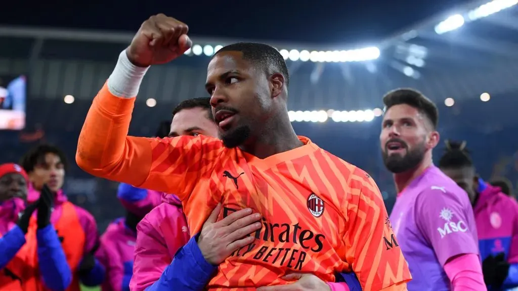 Mike Maignan left the field after racist chants from Udinese fans (Getty Images)