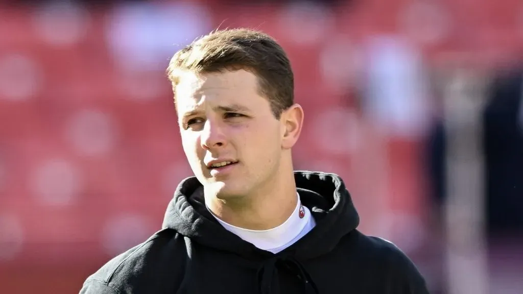 Brock Purdy #13 of the San Francisco 49ers warms up prior to a game against the Washington Commanders at FedExField on December 31, 2023 in Landover, Maryland.