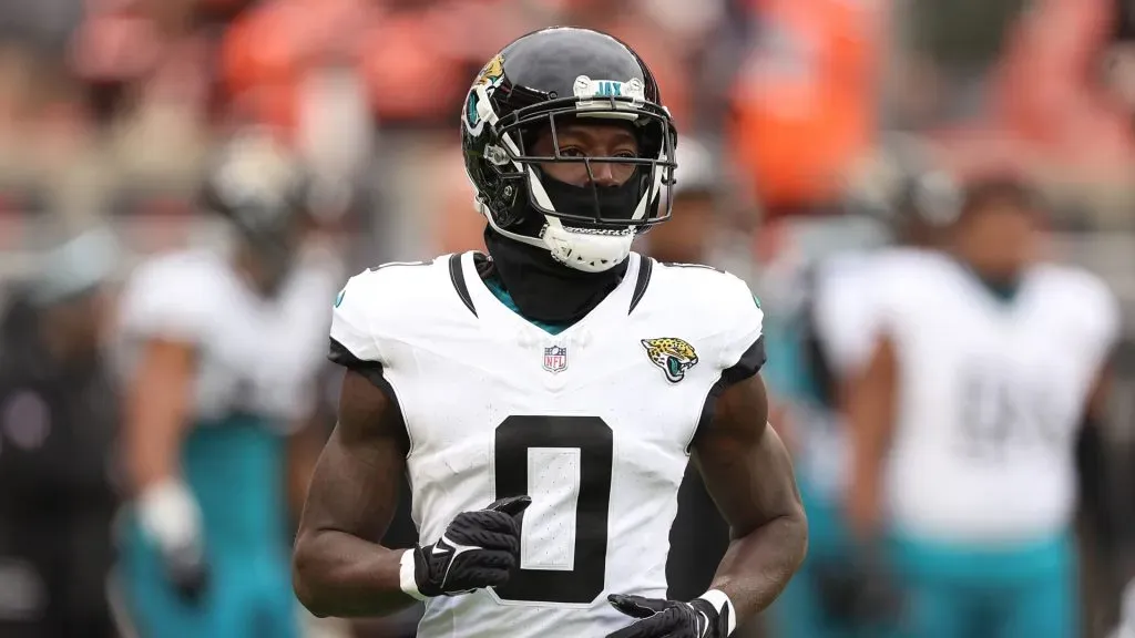 Calvin Ridley #0 of the Jacksonville Jaguars warms up before the game against the Cleveland Browns at Cleveland Browns Stadium on December 10, 2023 in Cleveland, Ohio.