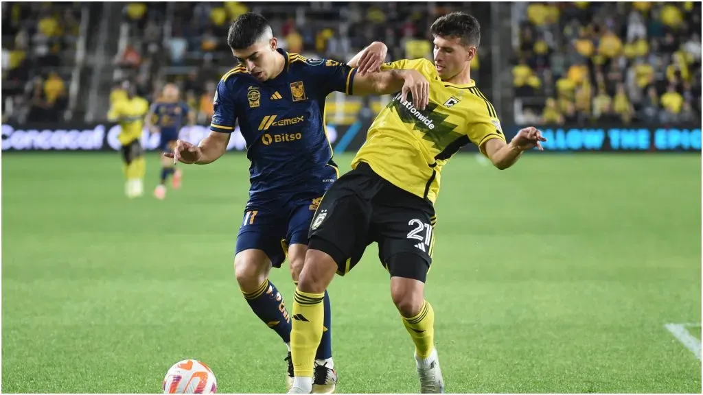 Columbus Crew defender Yevhen Cheberko fights for the ball against Tigres UANL midfielder Juan Brunetta – IMAGO / Newscom World