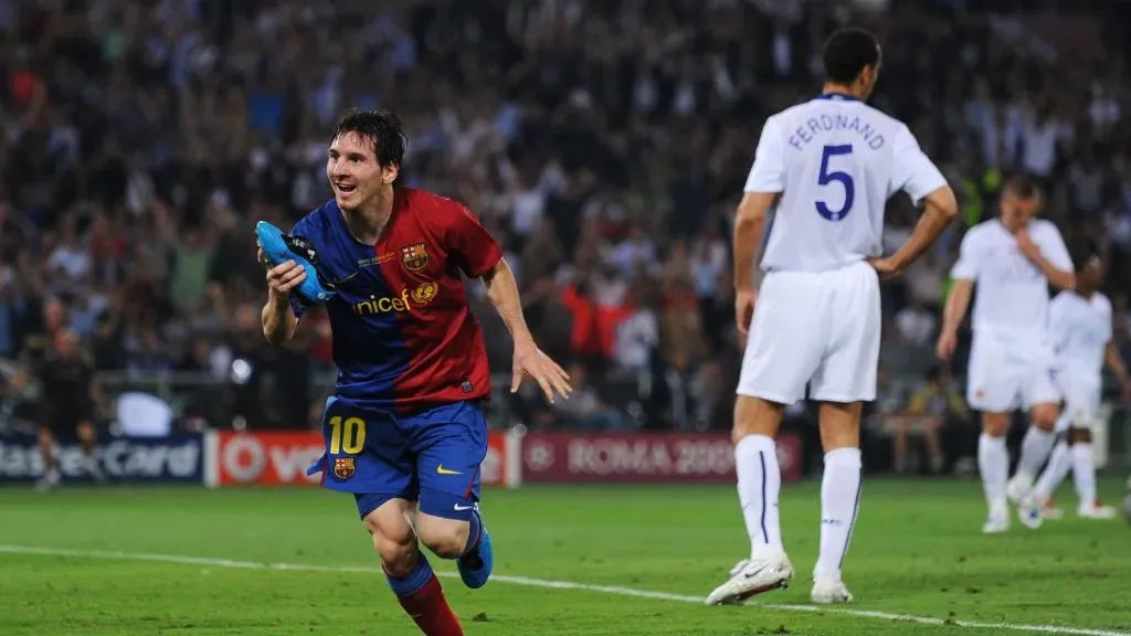 Lionel Messi of Barcelona celebrates scoring the second goal for Barcelona during the UEFA Champions League Final match between Barcelona and Manchester United at the Stadio Olimpico on May 27, 2009 in Rome, Italy.