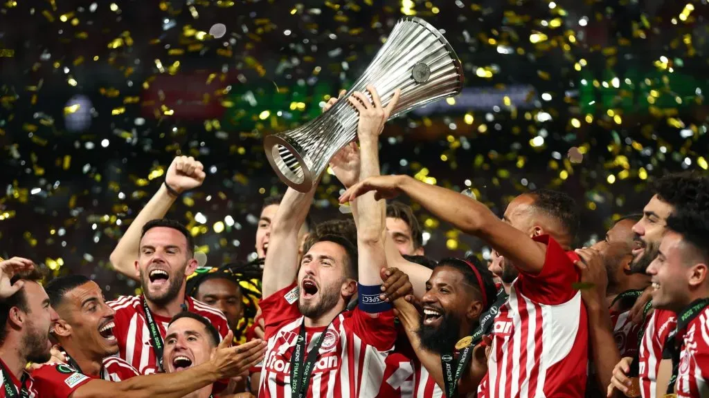 Kostas Fortounis of Olympiacos lifts the UEFA Europa Conference League Trophy after his team’s victory in the UEFA Europa Conference League 2023/24 final match between Olympiacos FC and ACF Fiorentina at AEK Arena on May 29, 2024 in Athens, Greece.
