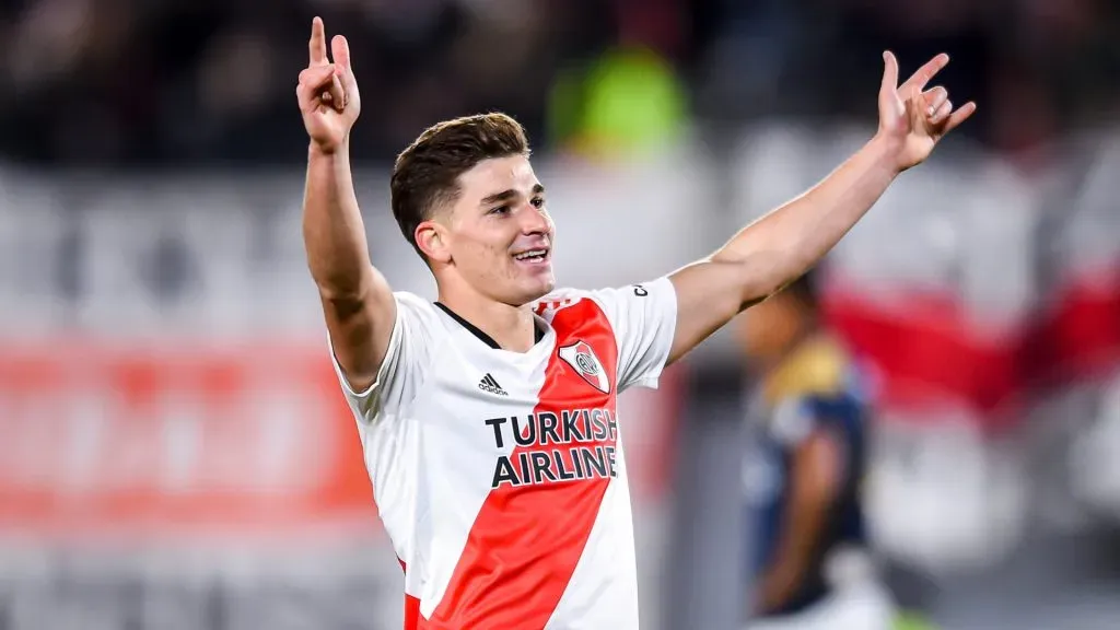 Julian Alvarez of River Plate celebrates after scoring the sixth goal of his team during the Copa CONMEBOL Libertadores 2022 match between River Plate and Alianza Lima at Estadio Monumental Antonio Vespucio Liberti on May 25, 2022 in Buenos Aires, Argentina. (Photo by Marcelo Endelli/Getty Images)