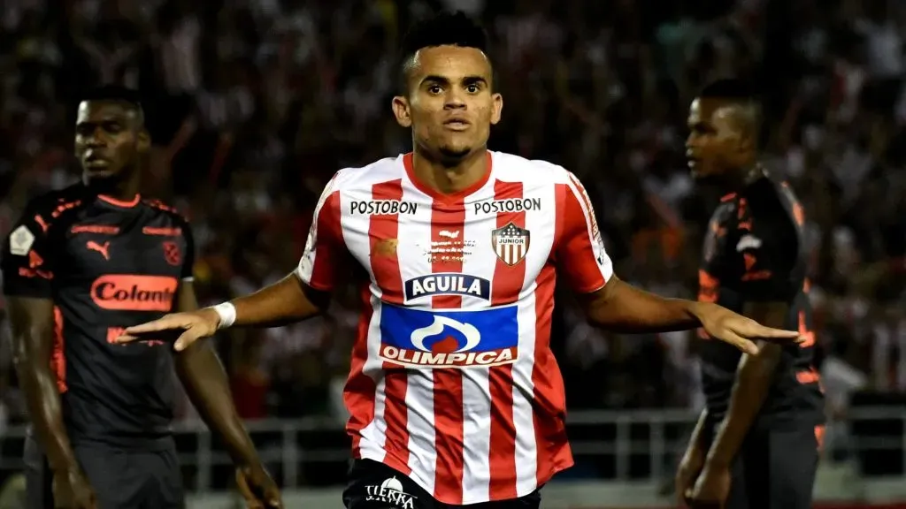Luis Diaz of Atletico Junior, celebrates after scoring the first goal of his team during the first leg final match between Junior and Independiente Medellin as part of Torneo Clausura of Liga Aguila 2018 at Metropolitano Roberto Melendez Stadium on December 08, 2018 in Barranquilla, Colombia. (Photo by Luis Ramirez/Getty Images)