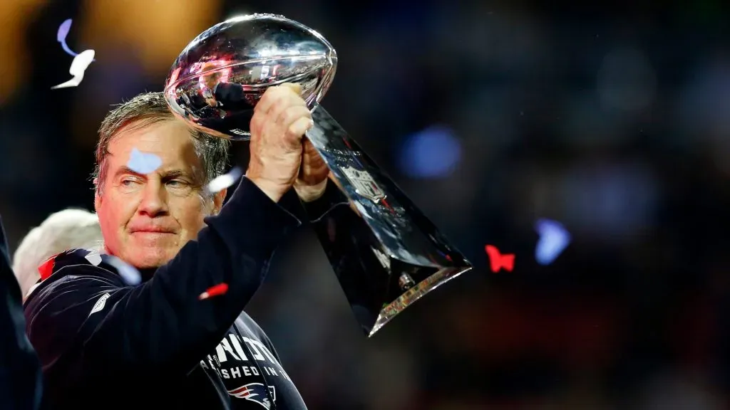 Head coach Bill Belichick of the New England Patriots holds the Vince Lombardi Trophyafter defeating the Seattle Seahawks 28-24 during Super Bowl XLIX at University of Phoenix Stadium on February 1, 2015 in Glendale, Arizona. (Photo by Tom Pennington/Getty Images)