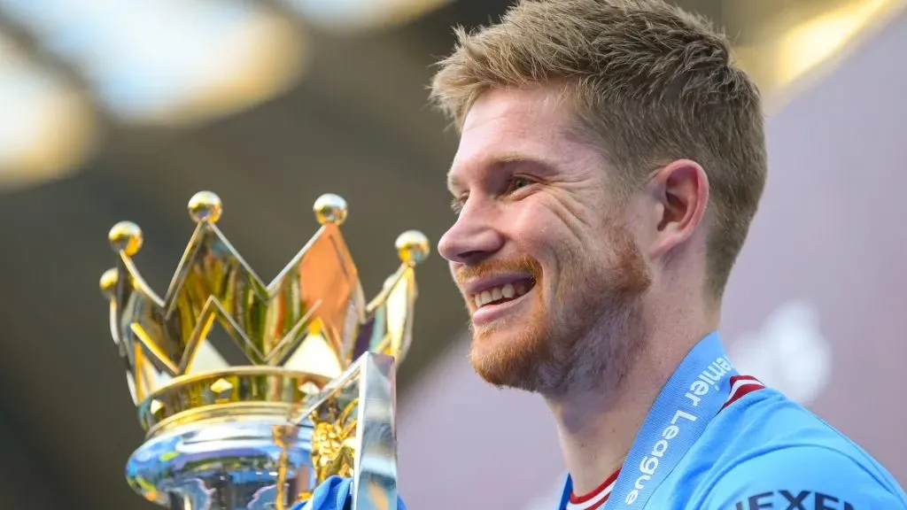Kevin De Bruyne with the Premier League trophy after the Premier League match between Manchester City and Chelsea FC at Etihad Stadium on May 21, 2023 in Manchester, England. (Photo by Michael Regan/Getty Images)