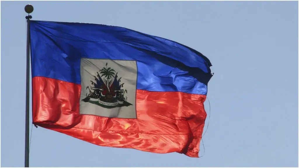Haitian flag – IMAGO / perspective