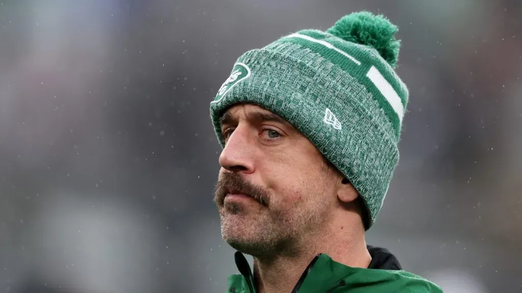 Aaron Rodgers #8 of the New York Jets looks on during warm ups prior to the game against the Atlanta Falcons at MetLife Stadium on December 03, 2023 in East Rutherford, New Jersey.