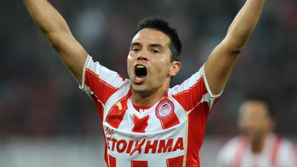 Saviola of Olympiacos FC celebrates a goal during the greek Super League match between Olympiacos FC and Atromitos FC at Karaiskakis Stadium on August 25, 2013 in Piraeus, Greece.