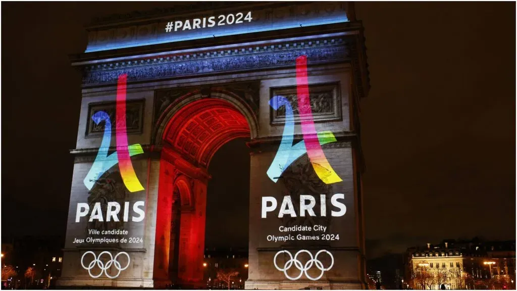 Projection of the Paris 2024 logo on the Arc de Triomphe – IMAGO / PanoramiC