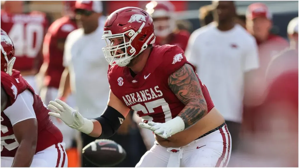 Arkansas offensive lineman Josh Street – IMAGO / ZUMA Press Wire