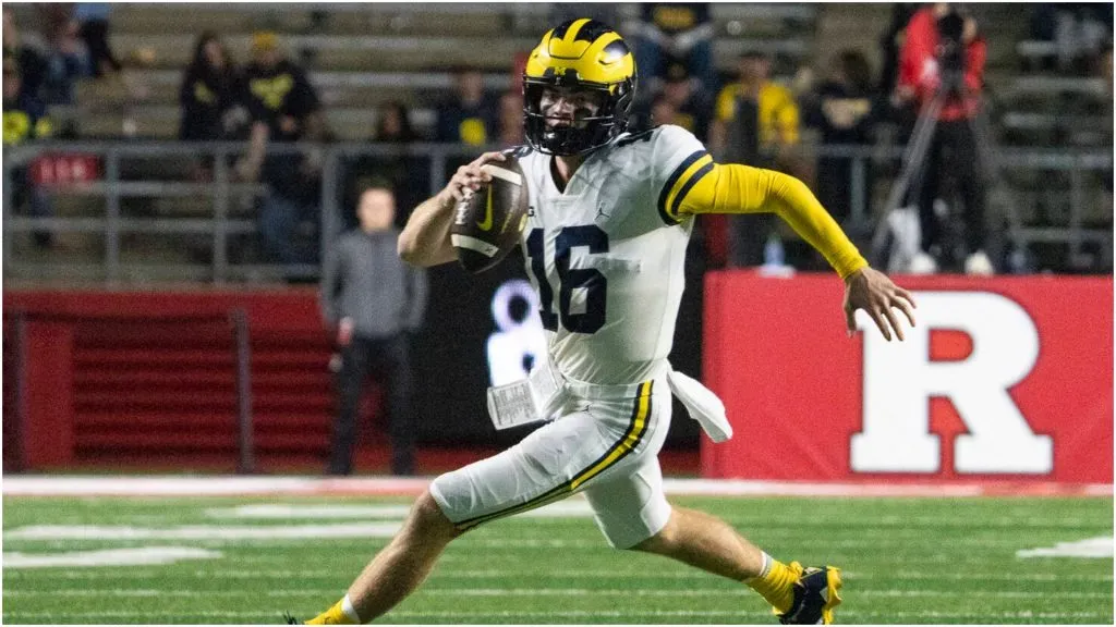 Michigan Wolverines quarterback Davis Warren – IMAGO / ZUMA Press Wire