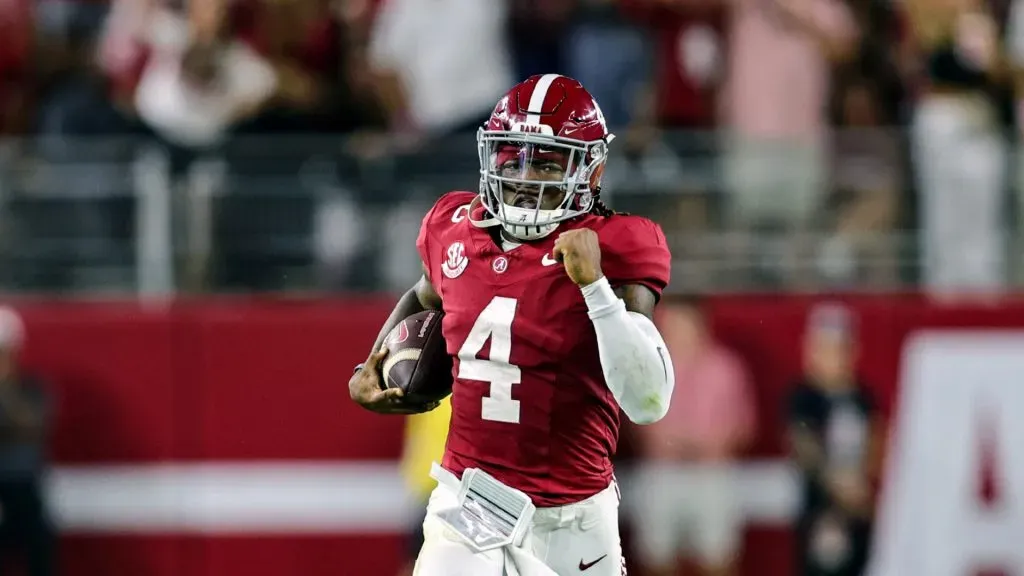 Jalen Milroe #4 of the Alabama Crimson Tide breaks loose for a long run during the first half against the South Florida Bulls at Bryant-Denny Stadium on September 7, 2024 in Tuscaloosa, Alabama.