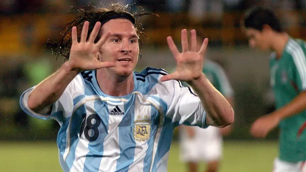 Lionel Messi celebrating against Mexico in 2007 Copa America semifinal.