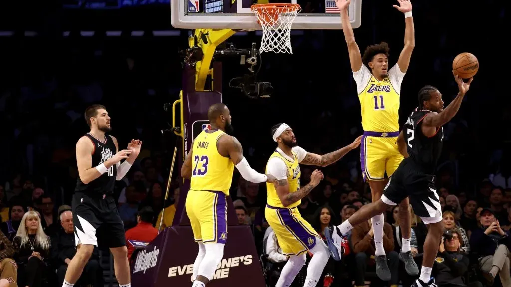 Kawhi Leonard #2 of the Los Angeles Clippers passes the ball against LeBron James #23, Anthony Davis #3, and Jaxson Hayes #11 of the Los Angeles Lakers during the second quarter at Crypto.com Arena on November 01, 2023 in Los Angeles, California. (Photo by Katelyn Mulcahy/Getty Images)