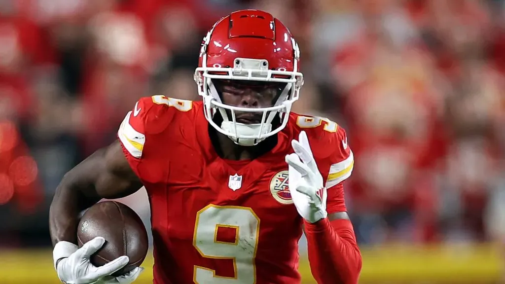 JuJu Smith-Schuster #9 of the Kansas City Chiefs carries the ball after making a catch during the second quarter against the New Orleans Saints at GEHA Field at Arrowhead Stadium on October 07, 2024 in Kansas City, Missouri.