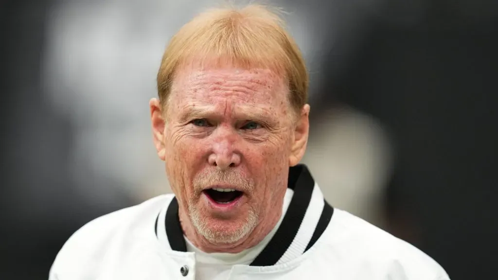 Mark Davis reacting