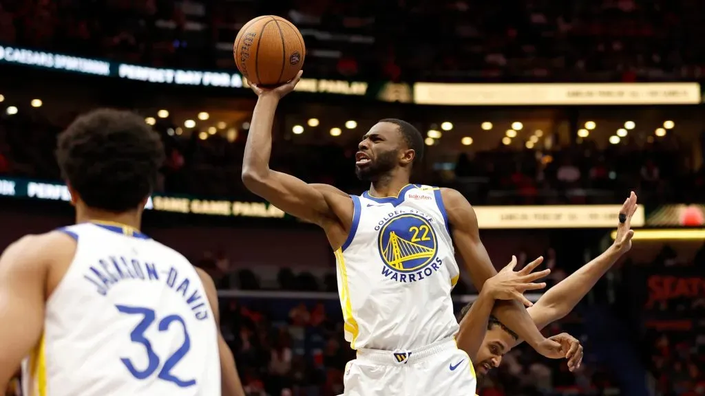 Andrew Wiggins #22 of the Golden State Warriors shoots in front of Jeremiah Robinson-Earl #50 of the New Orleans Pelicans during the second half of an Emirates NBA Cup game at Smoothie King Center. (Tyler Kaufman/Getty Images)