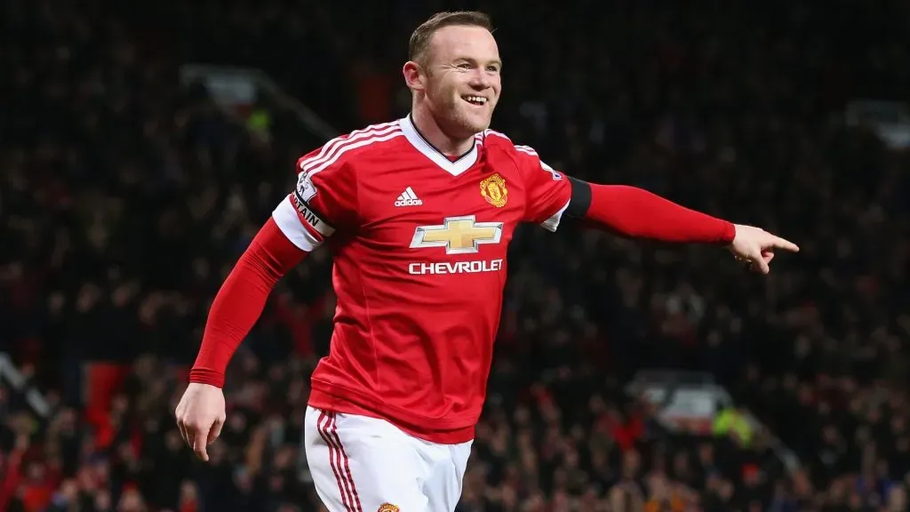 Wayne Rooney of Manchester United celebrates scoring his team’s third goal during the Barclays Premier League match between Manchester United and Stoke City in 2016. (Source: Alex Livesey/Getty Images)