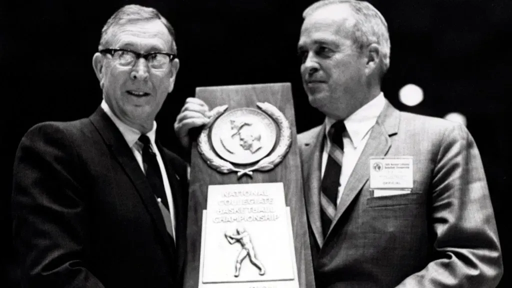 John Wooden (L) accepting the award for leading UCLA to its first NCAA championship. (Source: @SportsCenter)