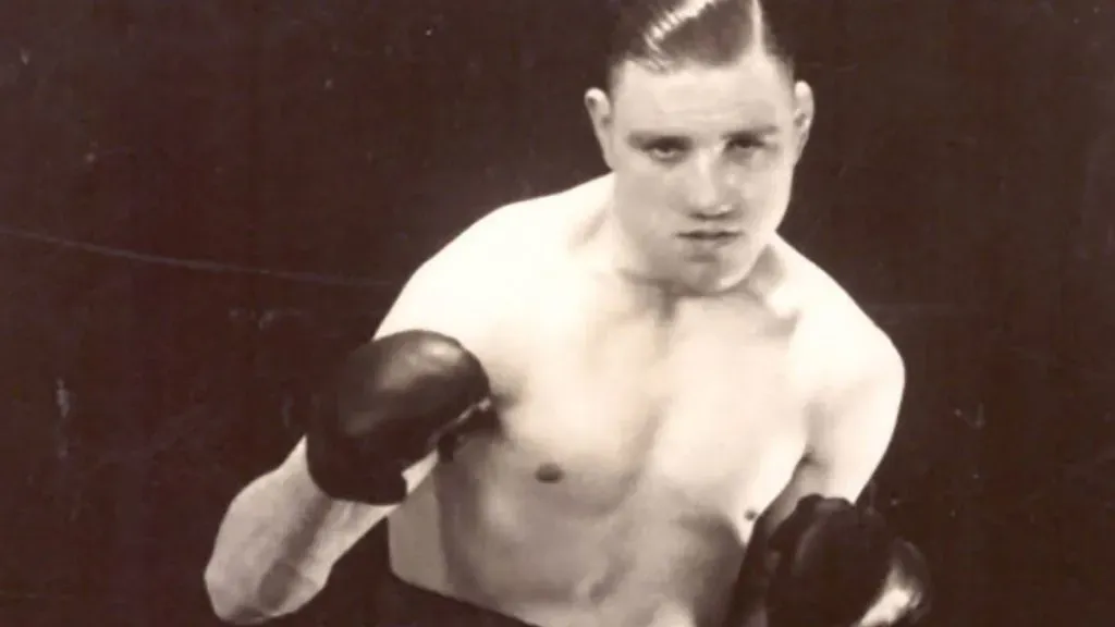 Len Wickwar (Source: @Sourceofboxing)