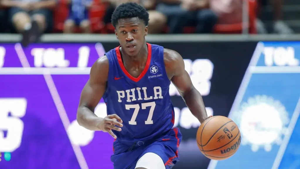 VJ Edgecombe #77 of the Philadelphia 76ers brings the ball up the court during their NBA Summer League game against the Utah Jazz. (Chris Gardner/Getty Images)