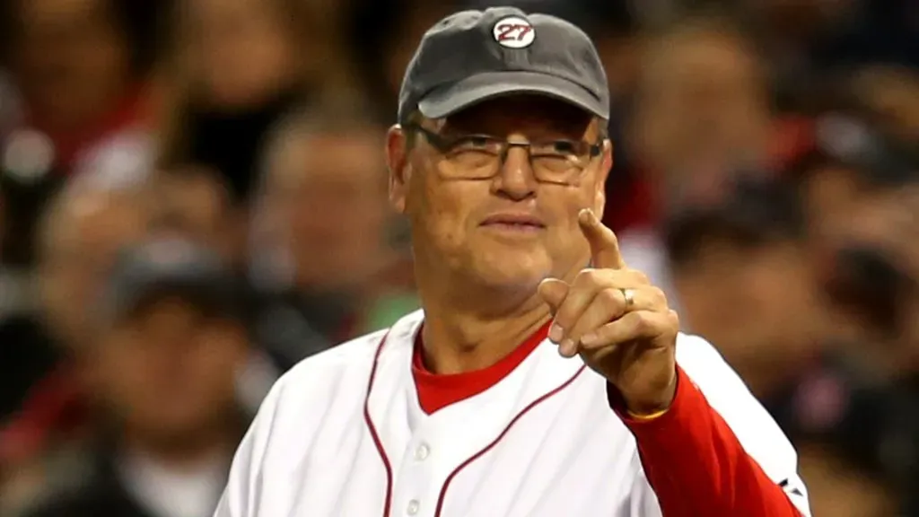 Former Boston Red Sox player Carlton Fisk reacts before throwing out the ceremonial first pitch prior to Game Six of the 2013 World Series. (Source: Rob Carr/Getty Images)