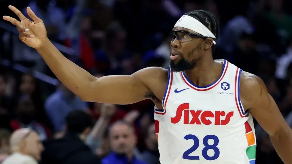 Guerschon Yabusele playing for Sixers