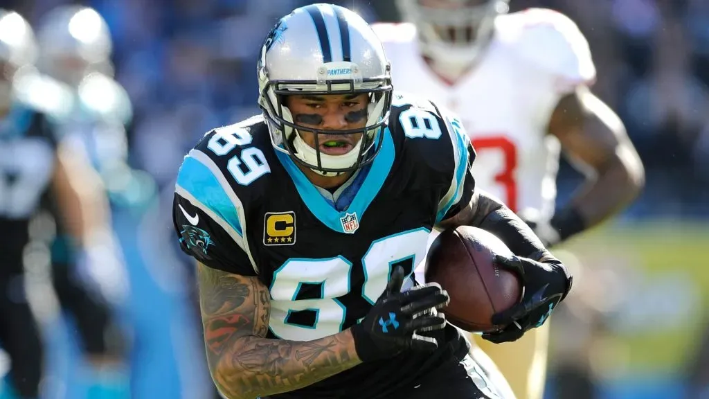 Steve Smith runs with the ball after a catch in the first quarter during the NFC Divisional Playoff Game in 2014. (Source: Grant Halverson/Getty Images)