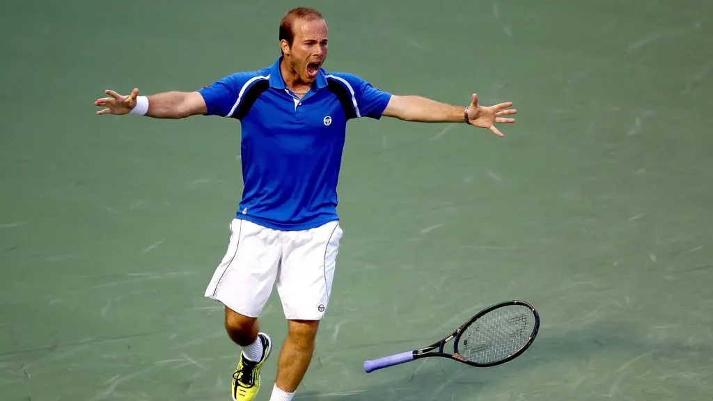 Olivier Rochus celebrates after defeating Novak Djokovic at the Miami Masters 1000. (Getty)