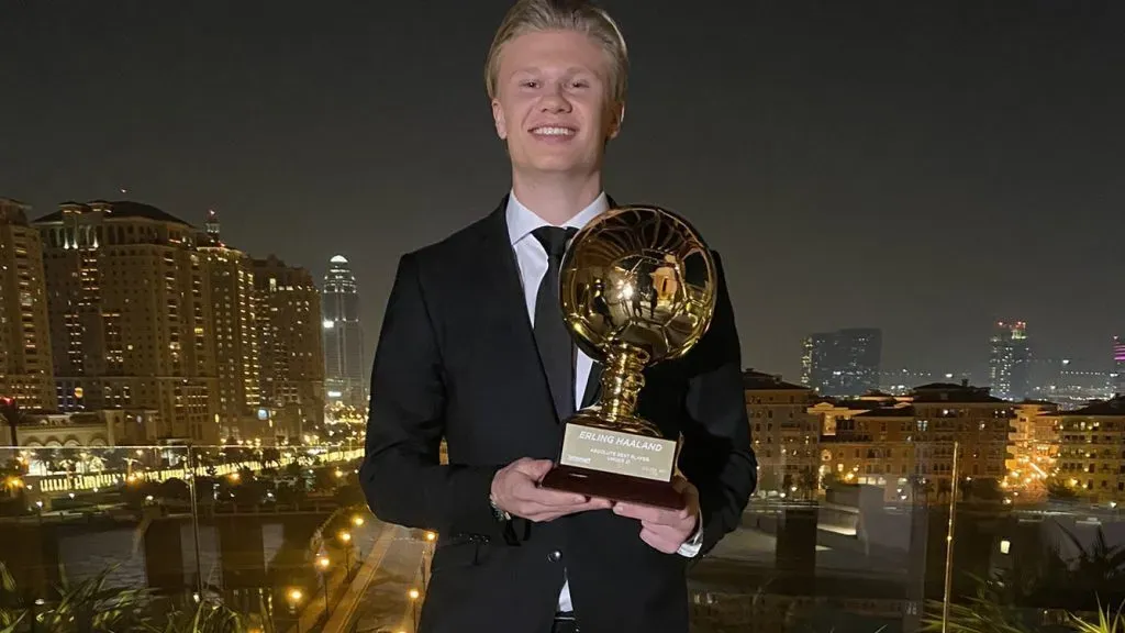En 2020, Haaland fue el Golden Boy al mejor futbolista U21 de año.