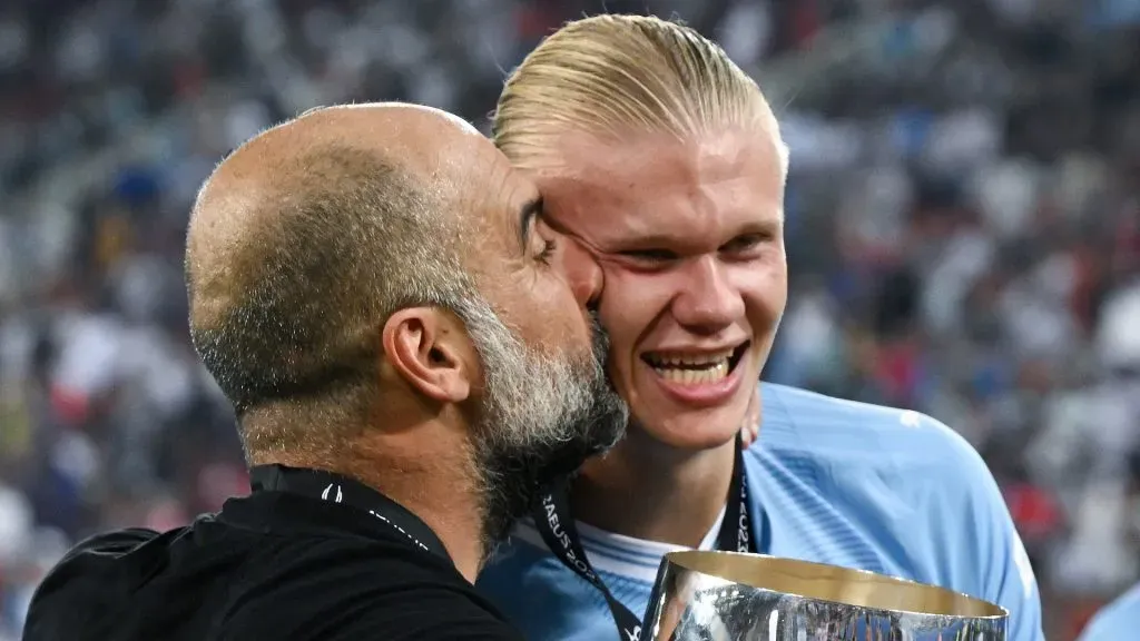 Pep Guardiola besa a Erling Haaland