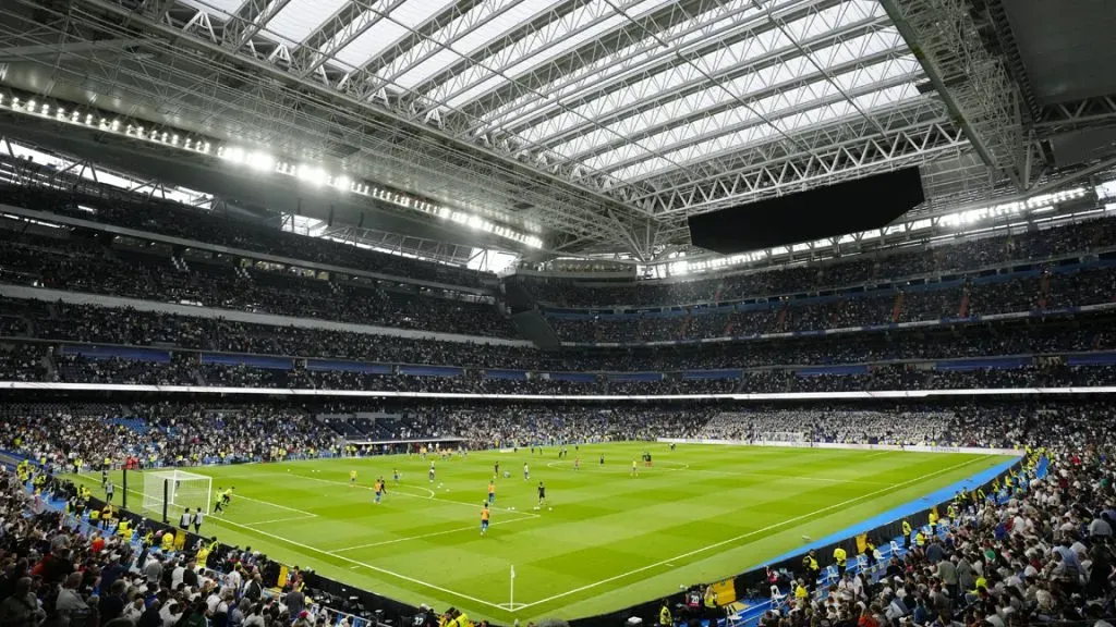 El Santiago Bernabéu en Madrid apunta a ser el estadio para la final del Mundial 2030.